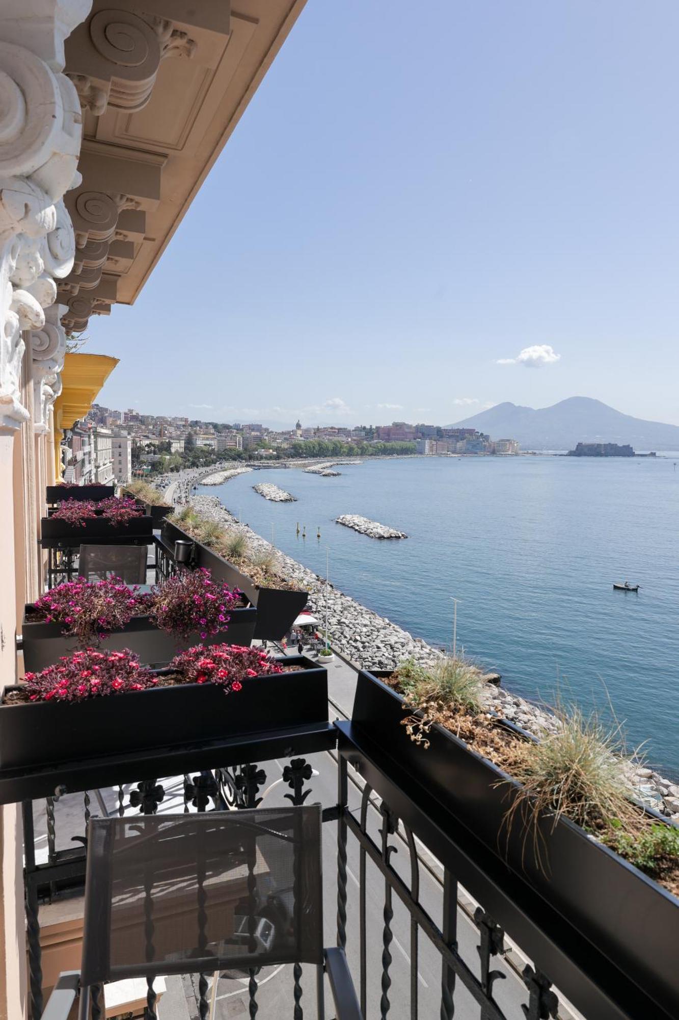 Demetra Luxury Suites Napoli Eksteriør bilde